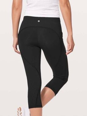 lululemon athletica Capris Black Athletic Leggings with Reflective Logo Size 8